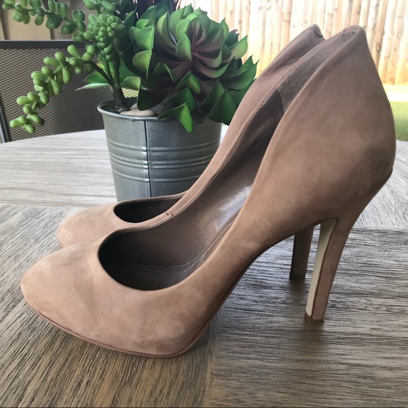 bcbg suede heels